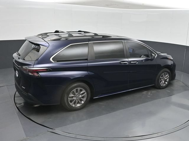 Used 2023 Toyota Sienna XLE FWD image 42