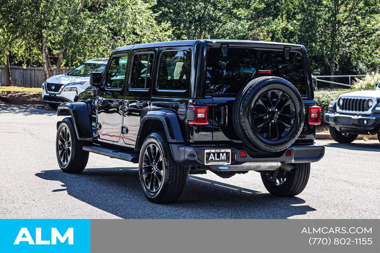 Used 2024 Jeep Wrangler Unlimited Sahara AWD/4WD image 8