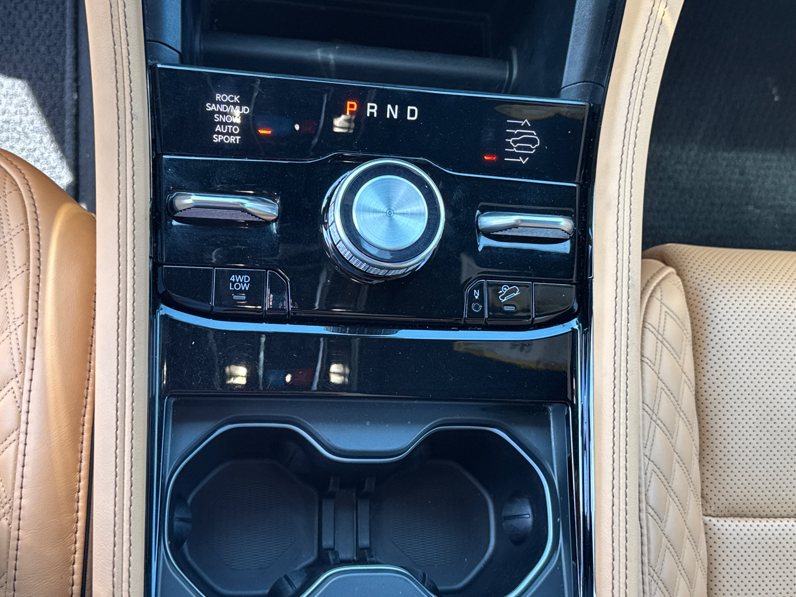 Used 2024 Jeep Grand Cherokee Summit AWD/4WD image 16