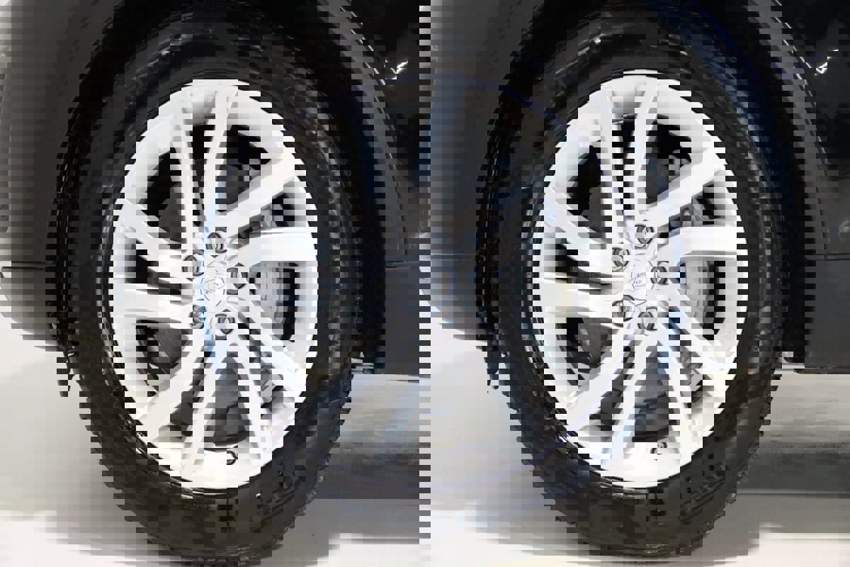 Used 2018 Land Rover Discovery HSE image 73