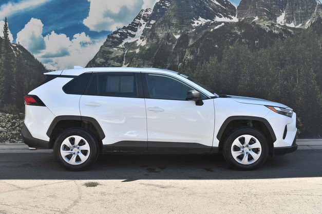 Certified 2025 Toyota RAV4 LE AWD/4WD image 2