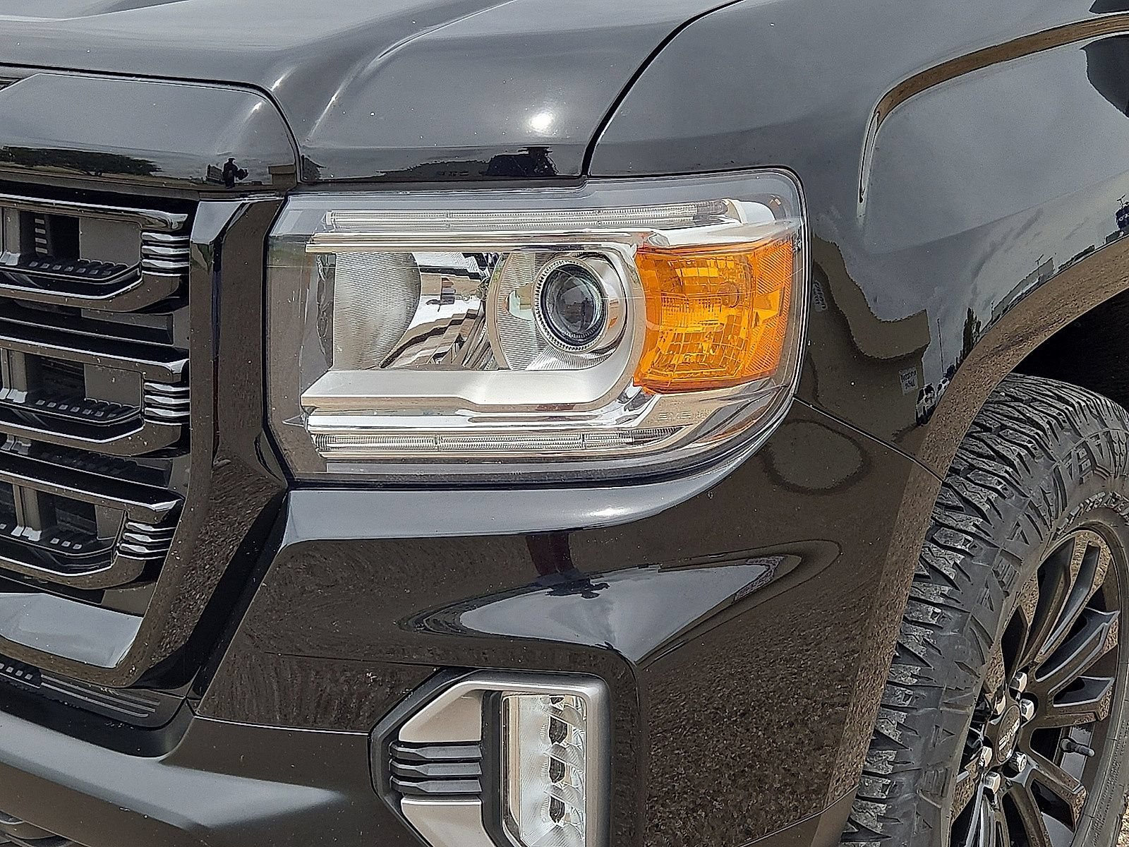 Used 2022 GMC Canyon Elevation w/ Elevation Premium Package AWD/4WD image 9