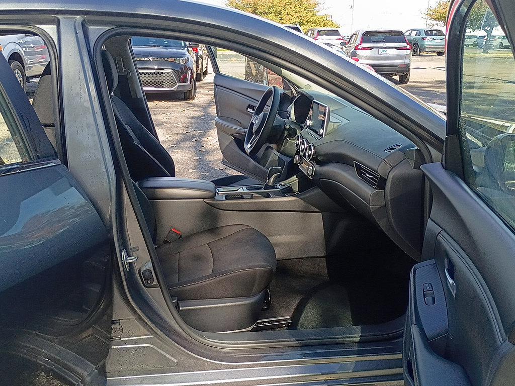 Used 2025 Nissan Sentra SV FWD image 16