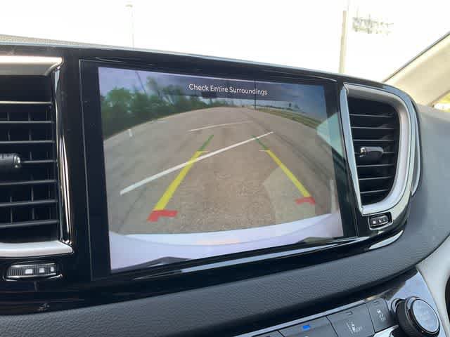 Used 2023 Chrysler Pacifica Touring-L FWD image 21
