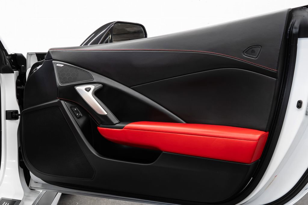 Used 2015 Chevrolet Corvette Z06 w/ 3LZ Preferred Equipment Group image 26