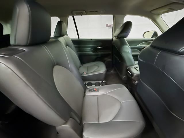 Used 2024 Toyota Grand Highlander XLE image 28