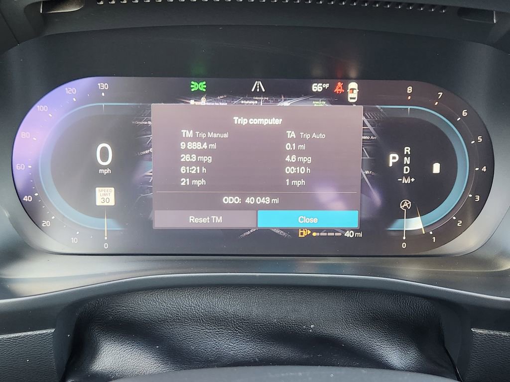 Used 2023 Volvo XC40 B5 Plus w/ Climate Package image 6