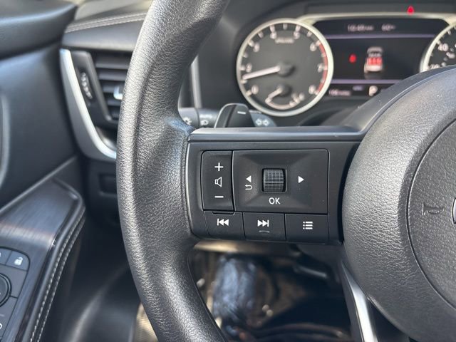 Used 2024 Nissan Rogue SV image 39