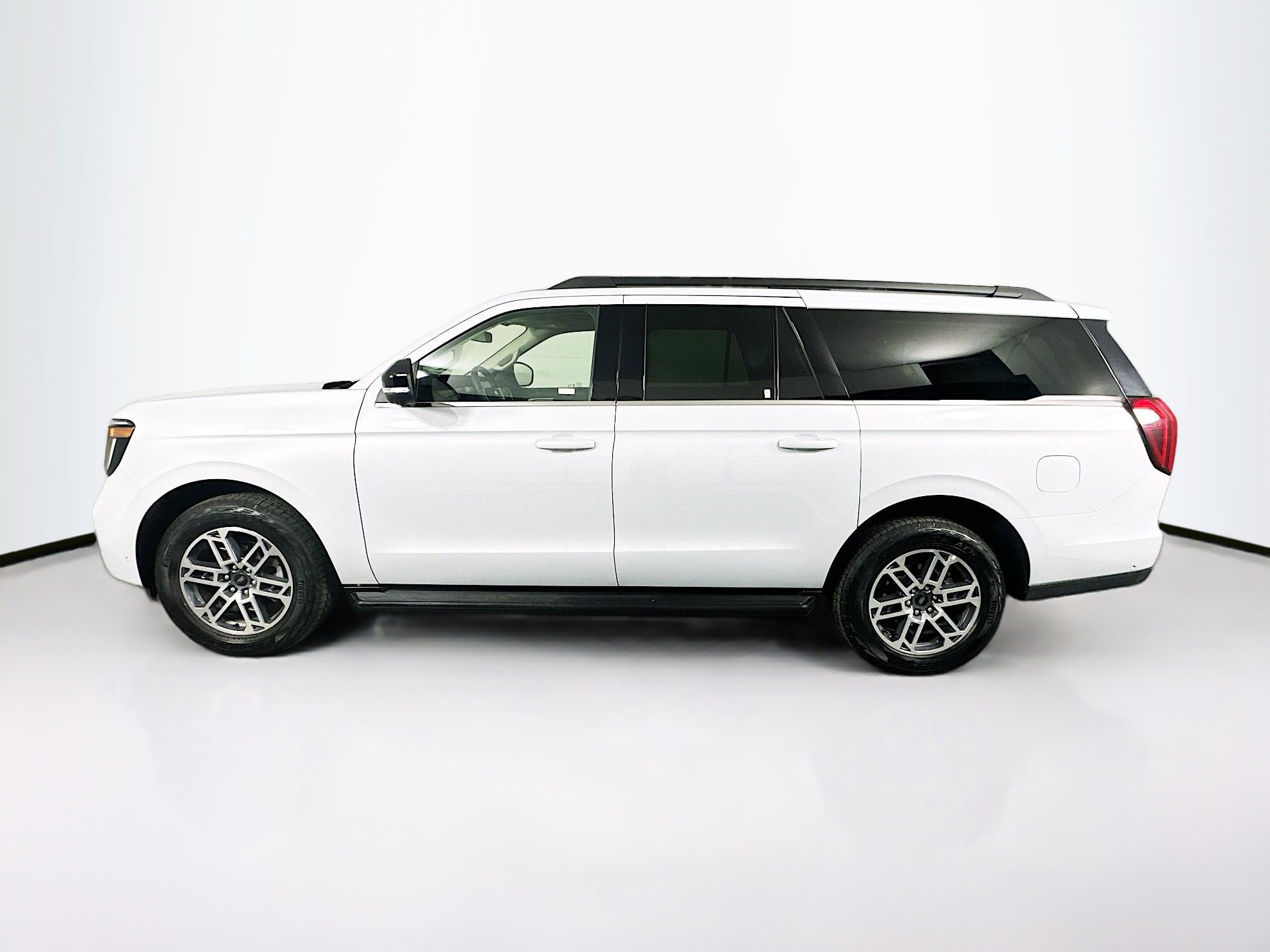 Used 2025 Ford Expedition Max Active image 4