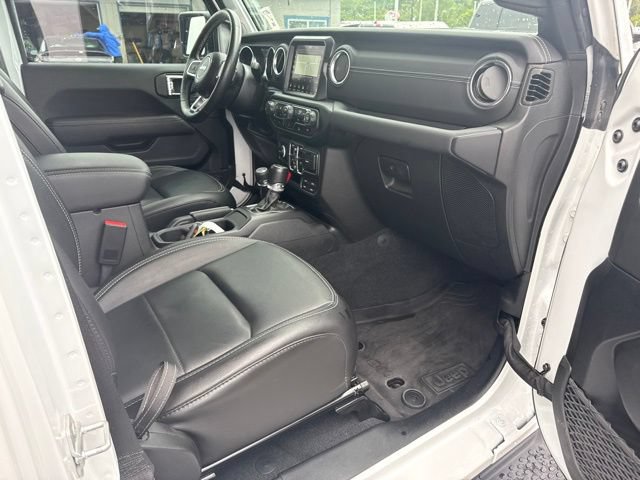 Used 2023 Jeep Wrangler Unlimited Sahara w/ Cold Weather Group AWD/4WD image 9