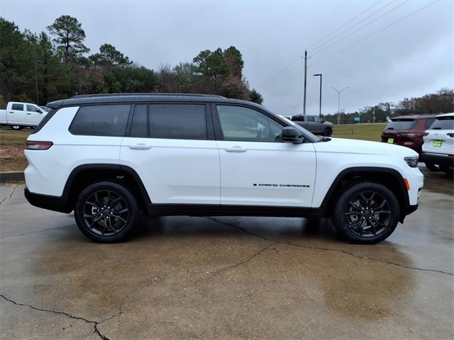 New 2025 Jeep Grand Cherokee L Limited image 2