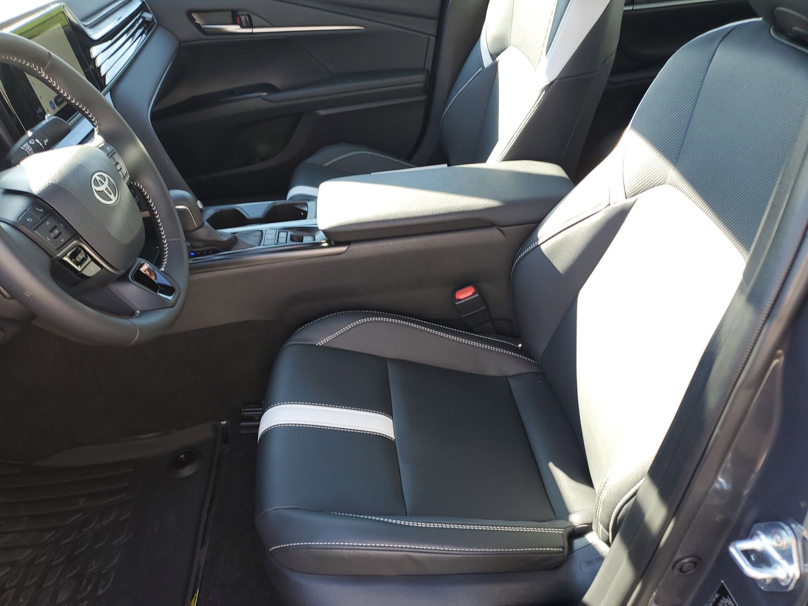 Certified 2025 Toyota Camry SE image 17