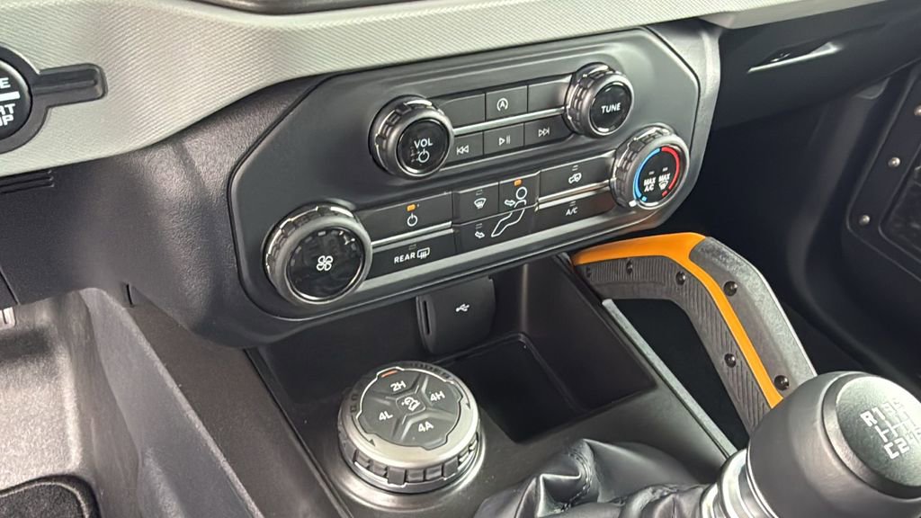 Used 2022 Ford Bronco Badlands image 16