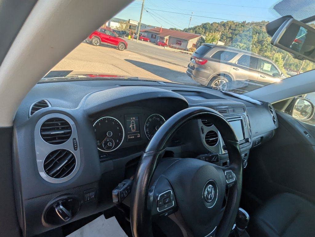 Used 2017 Volkswagen Tiguan Wolfsburg Edition AWD/4WD image 18