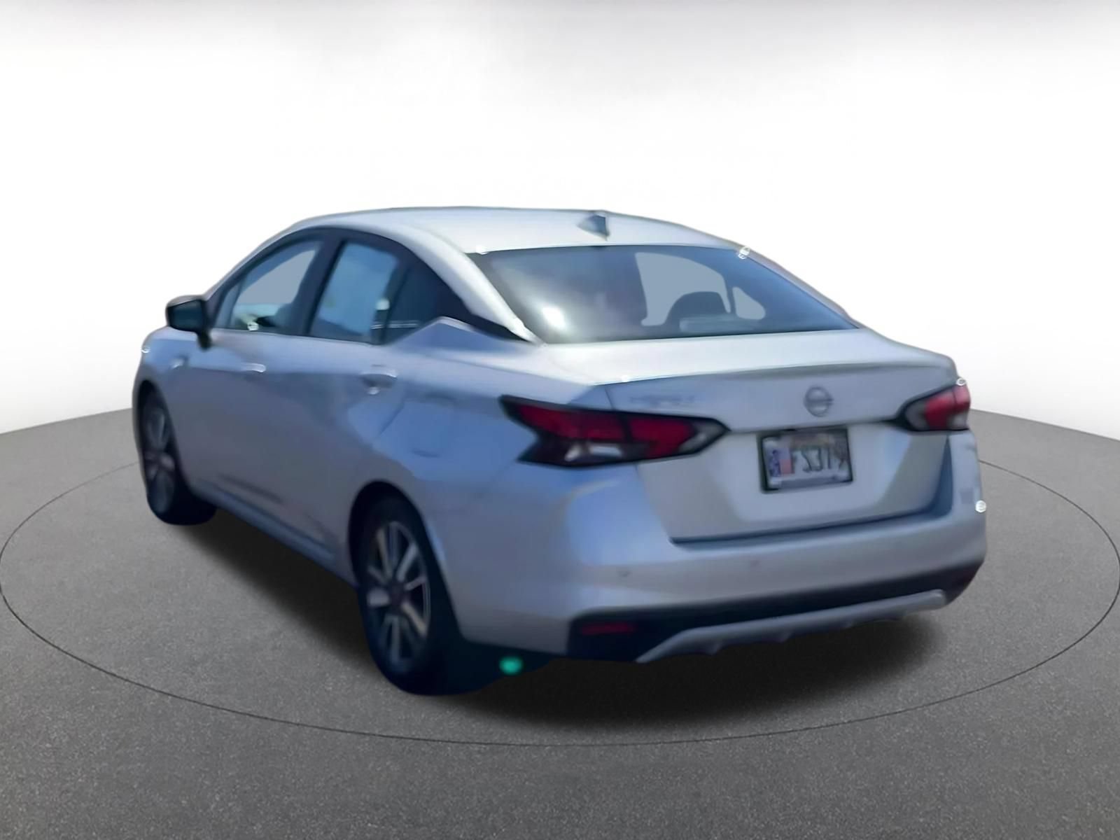 Used 2025 Nissan Versa SV FWD image 10