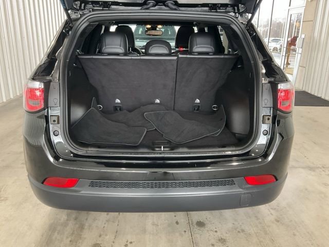 Used 2025 Jeep Compass Latitude image 15