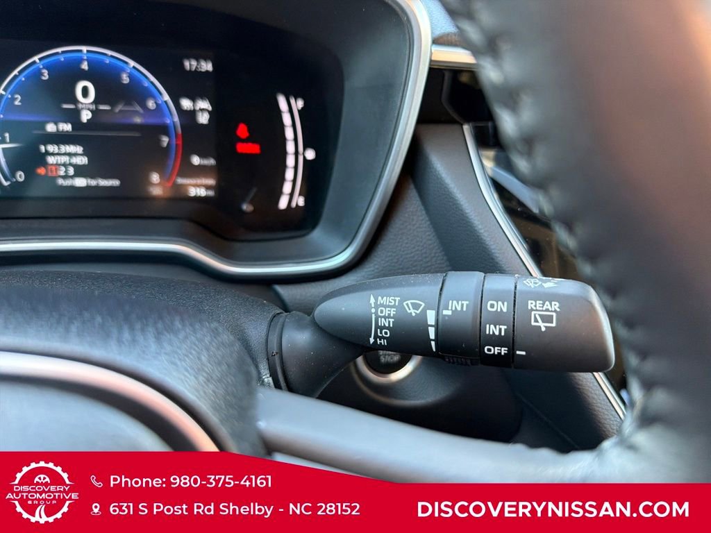 Used 2023 Toyota Corolla Cross XLE image 26