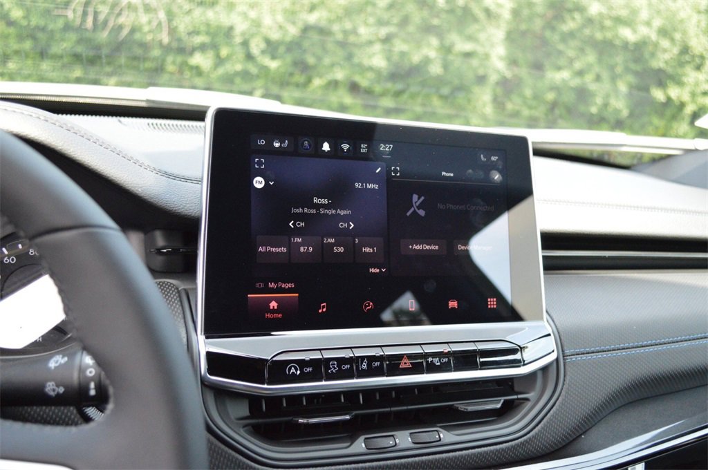 New 2025 Jeep Compass Limited w/ Sun and Sound Group image 18