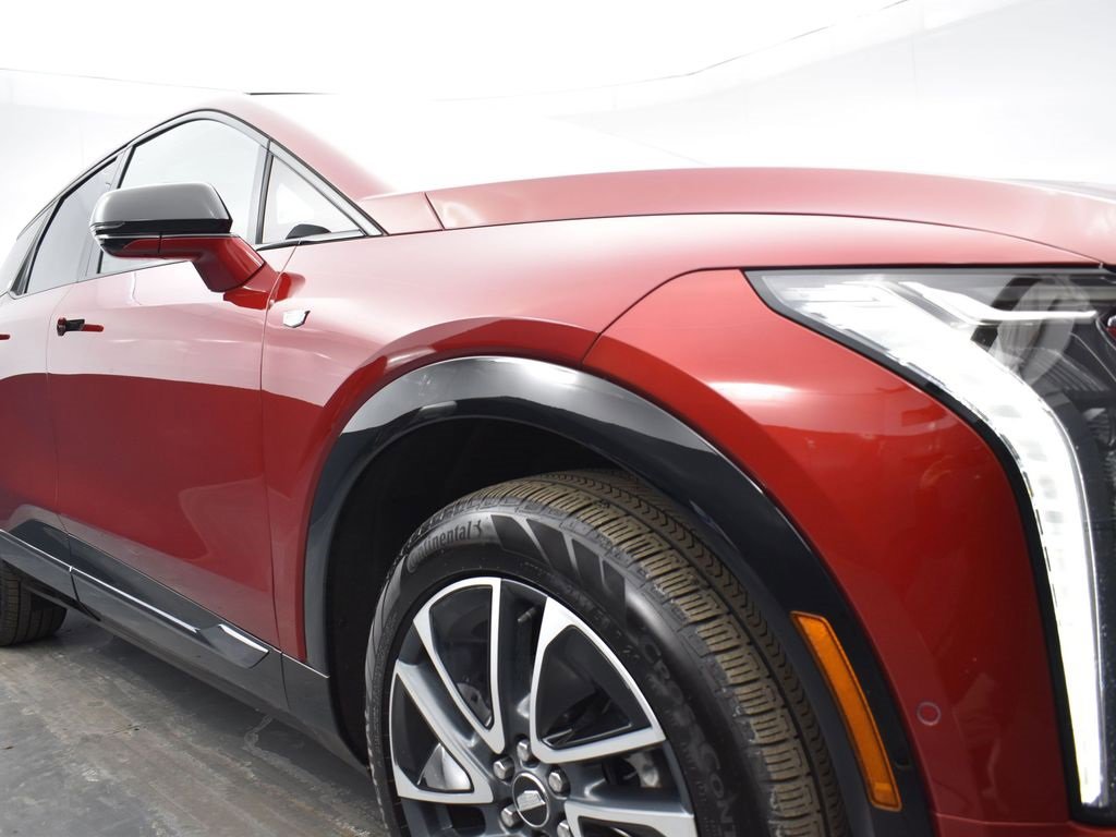 Certified 2025 Cadillac Optiq Sport 2 w/ LPO, Floor Liner Package image 42