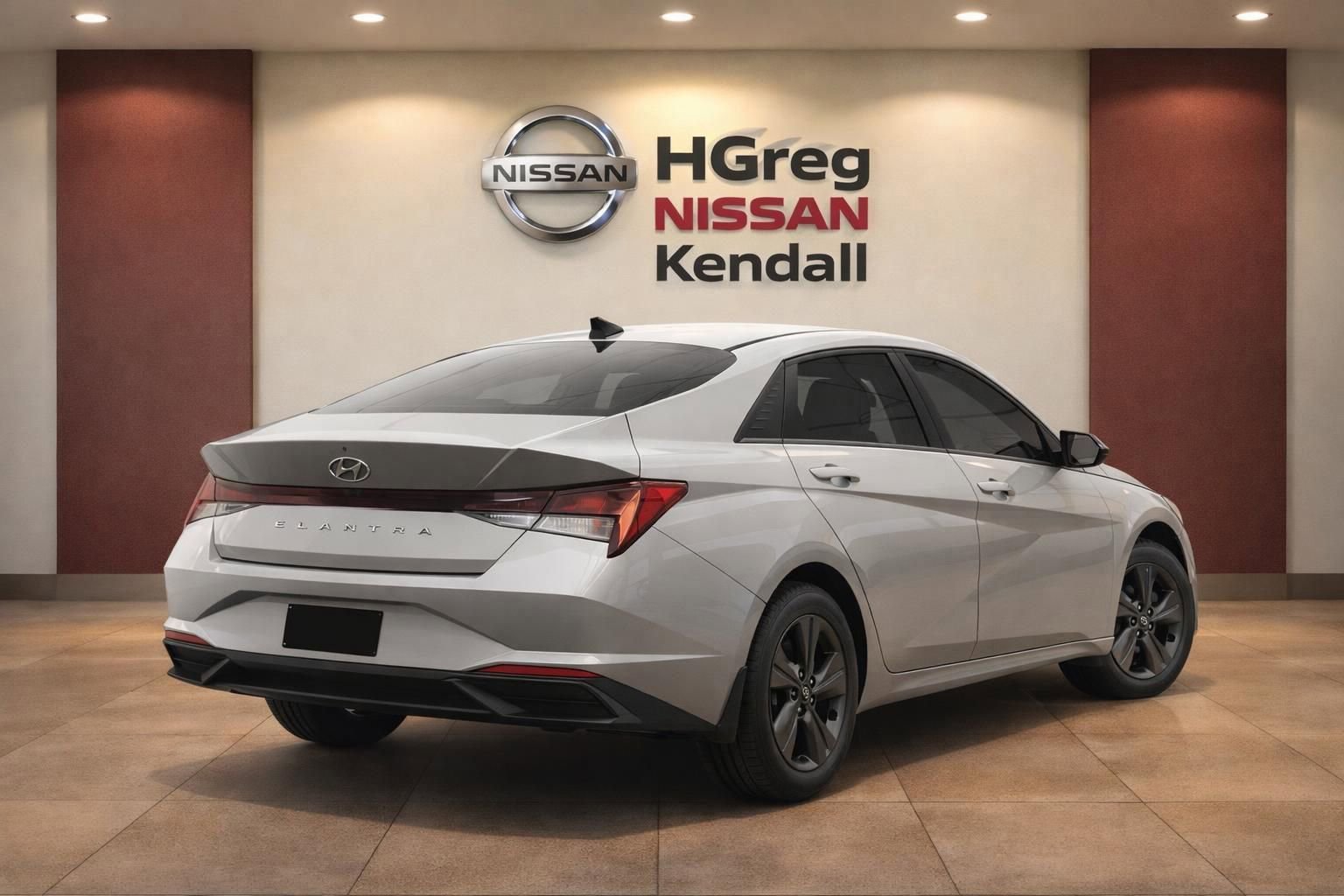 Used 2022 Hyundai Elantra SEL FWD image 2