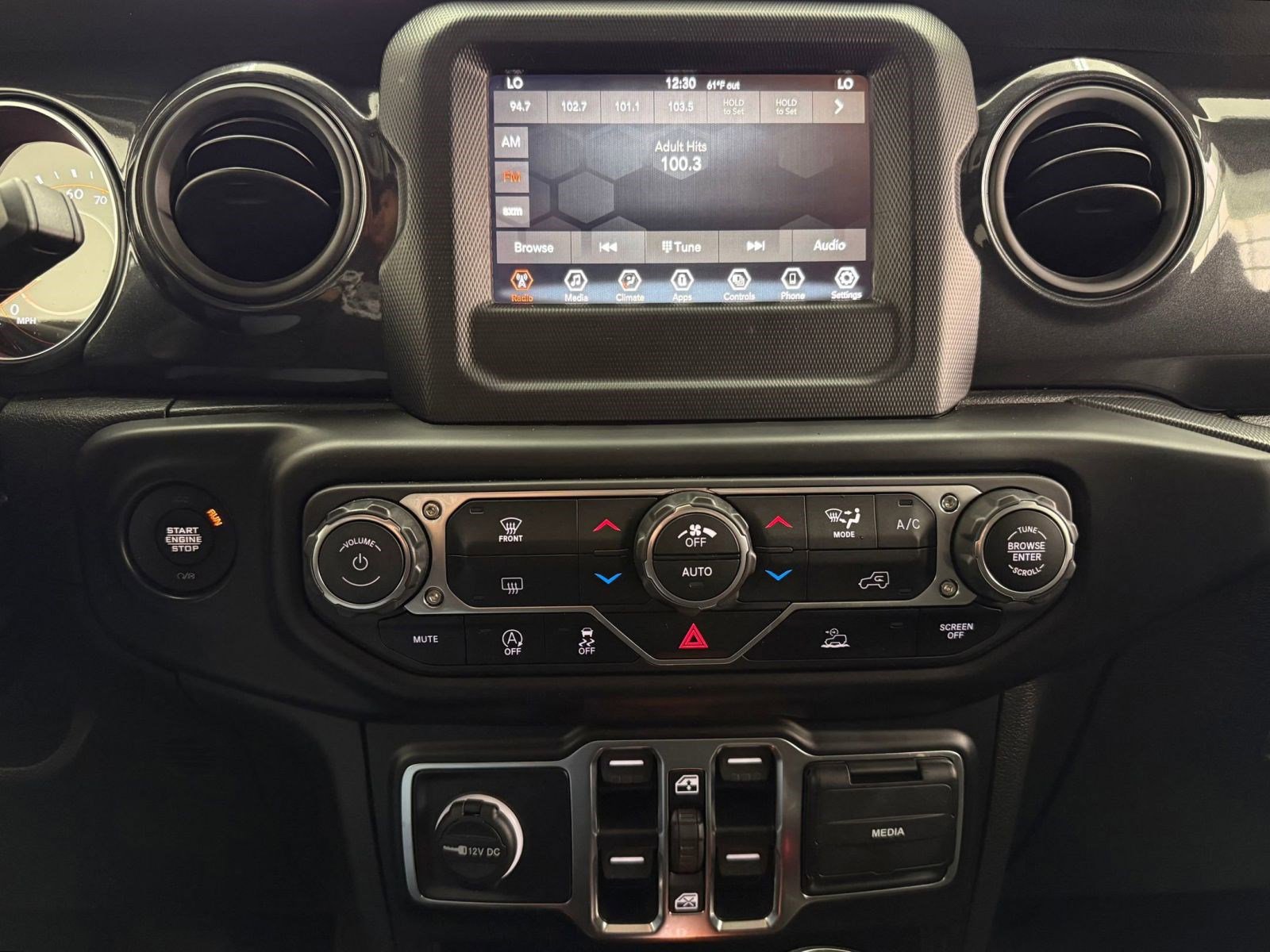 Used 2022 Jeep Wrangler Unlimited Sport AWD/4WD image 28