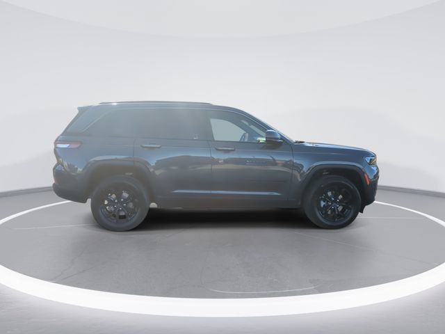 New 2026 Jeep Grand Cherokee Altitude AWD/4WD image 9