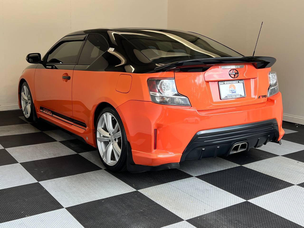 Used 2015 Scion tC FWD image 4