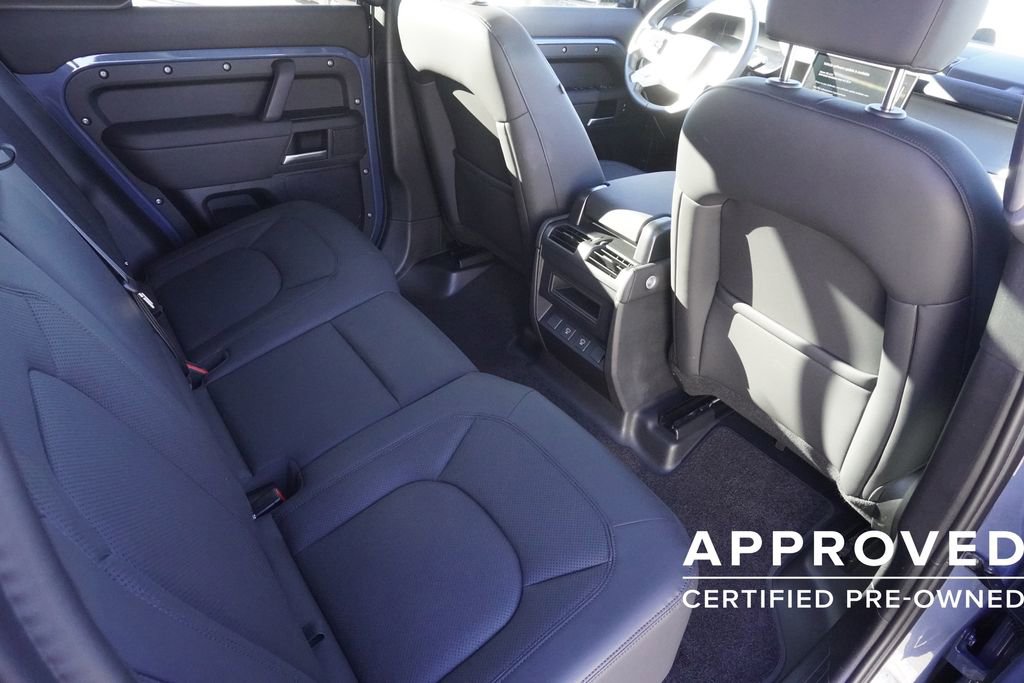 Used 2025 Land Rover Defender 110 S image 26