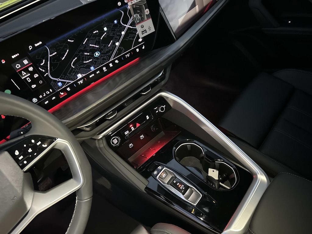 New 2025 Audi Q5 Prestige image 23