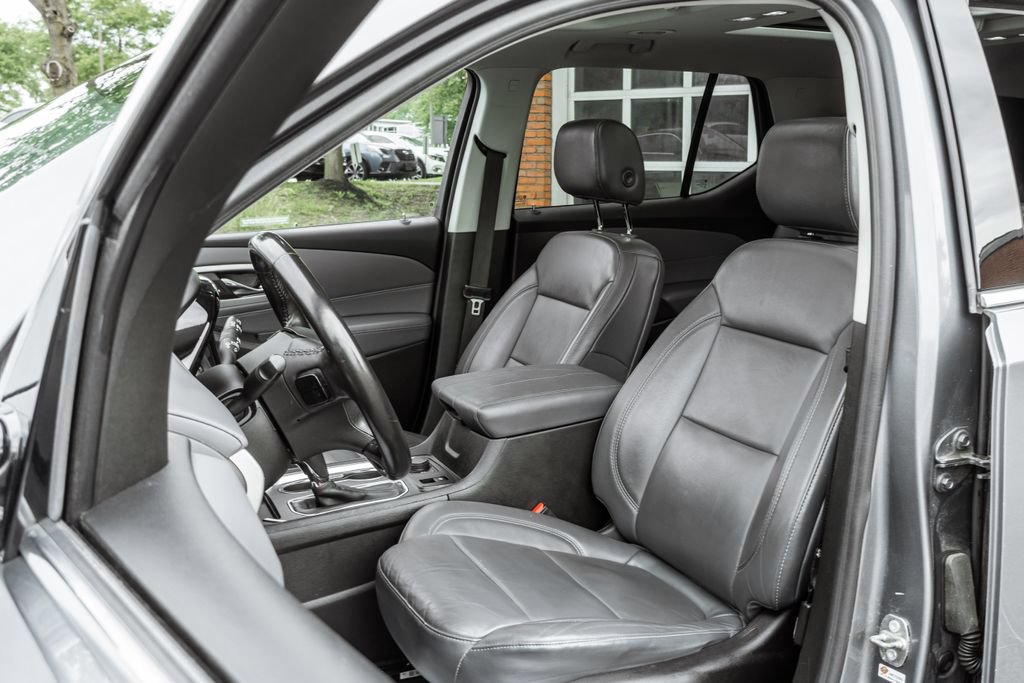 Used 2018 Chevrolet Traverse LT AWD/4WD image 7