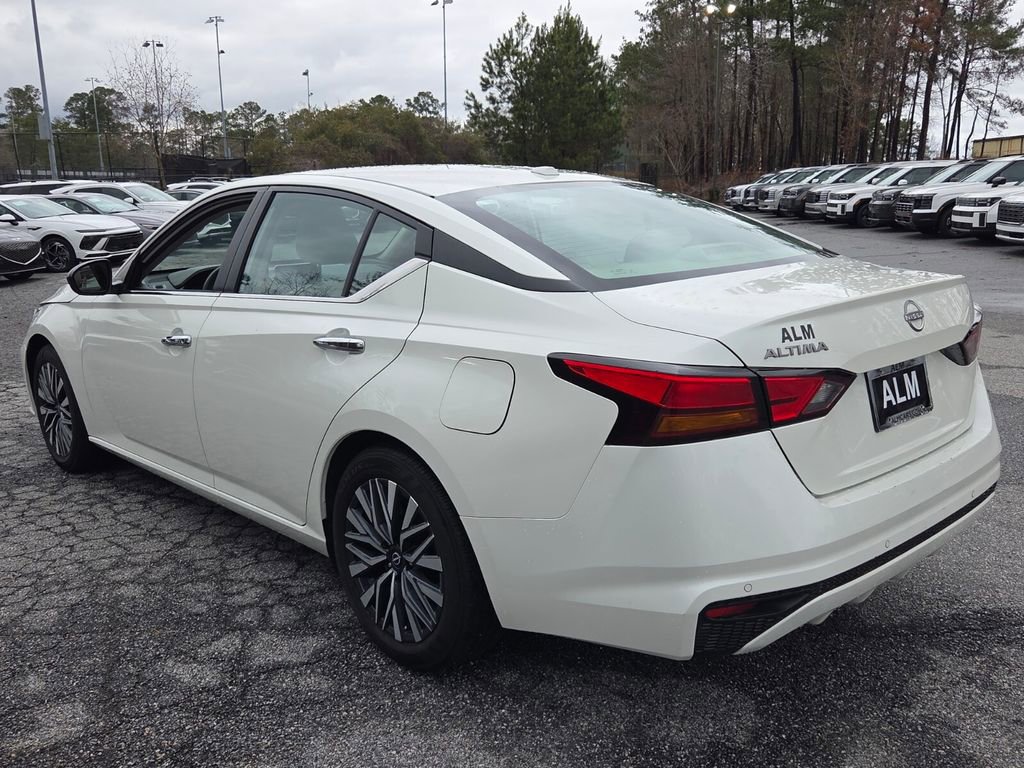 Used 2025 Nissan Altima 2.5 SV image 10