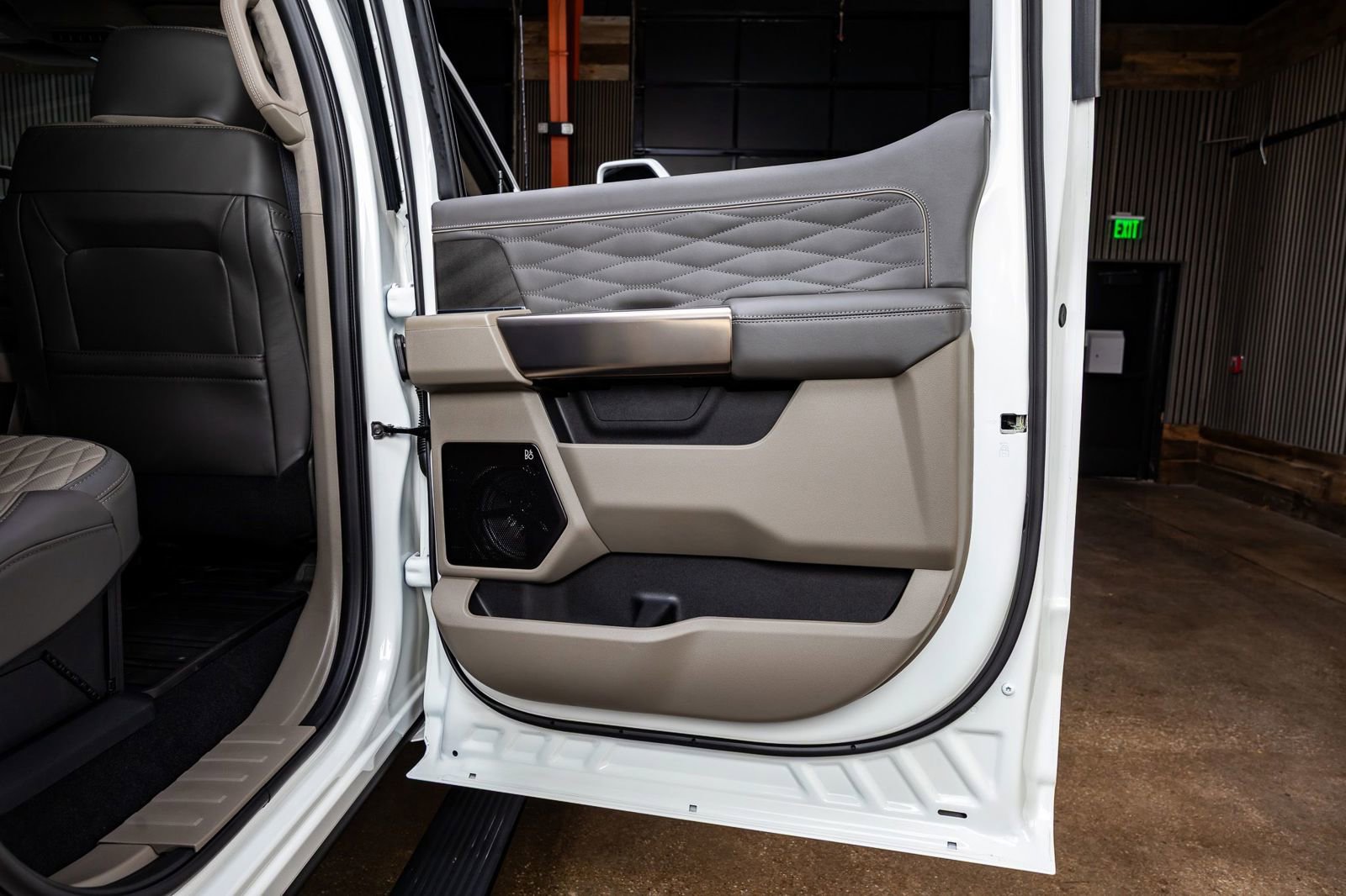 Used 2026 Ford F450 Platinum w/ Platinum Plus Package image 38