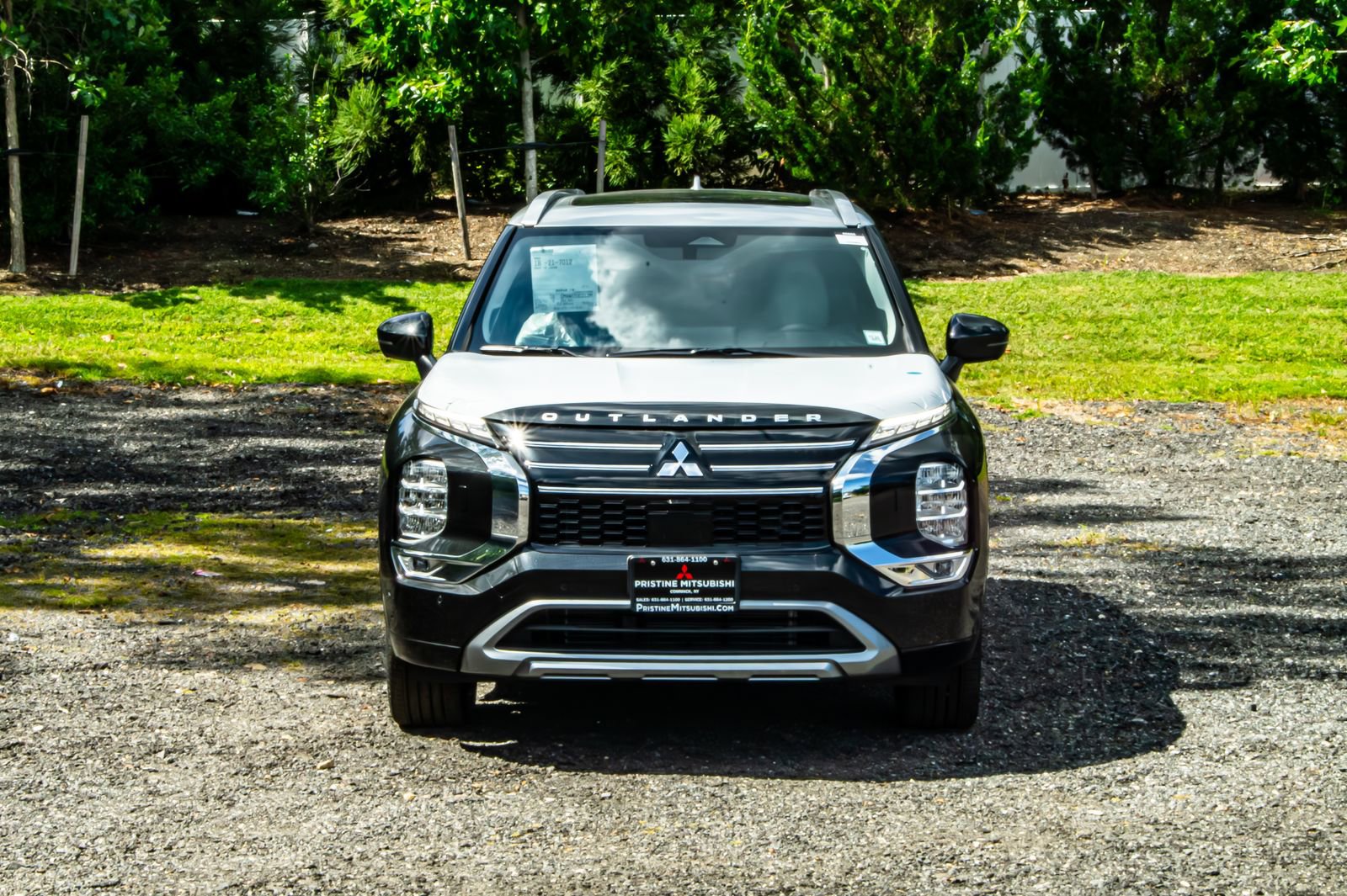 New 2025 Mitsubishi Outlander AWD image 2