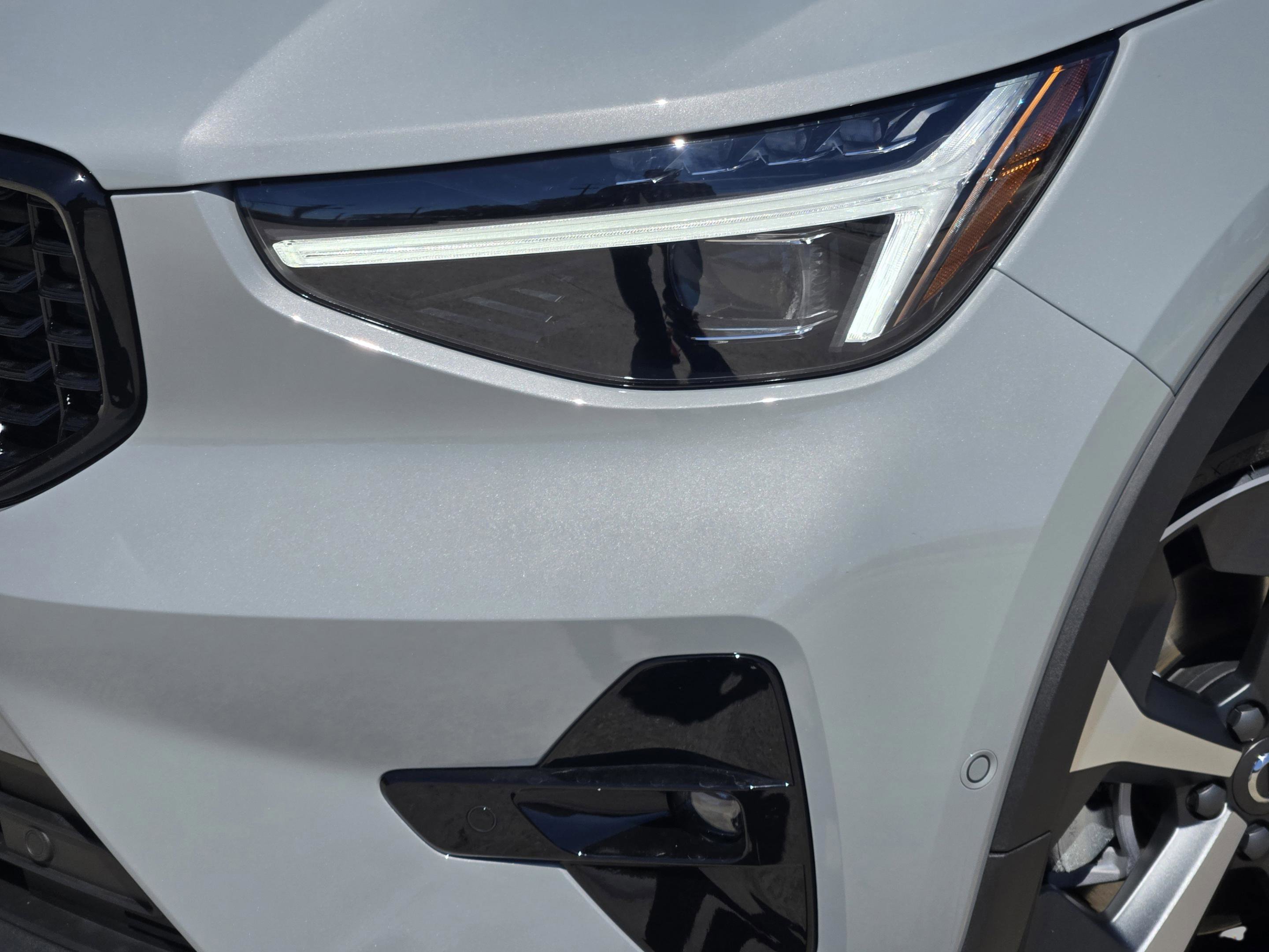 New 2026 Volvo XC40 B5 Plus w/ Protection Package Premier image 12
