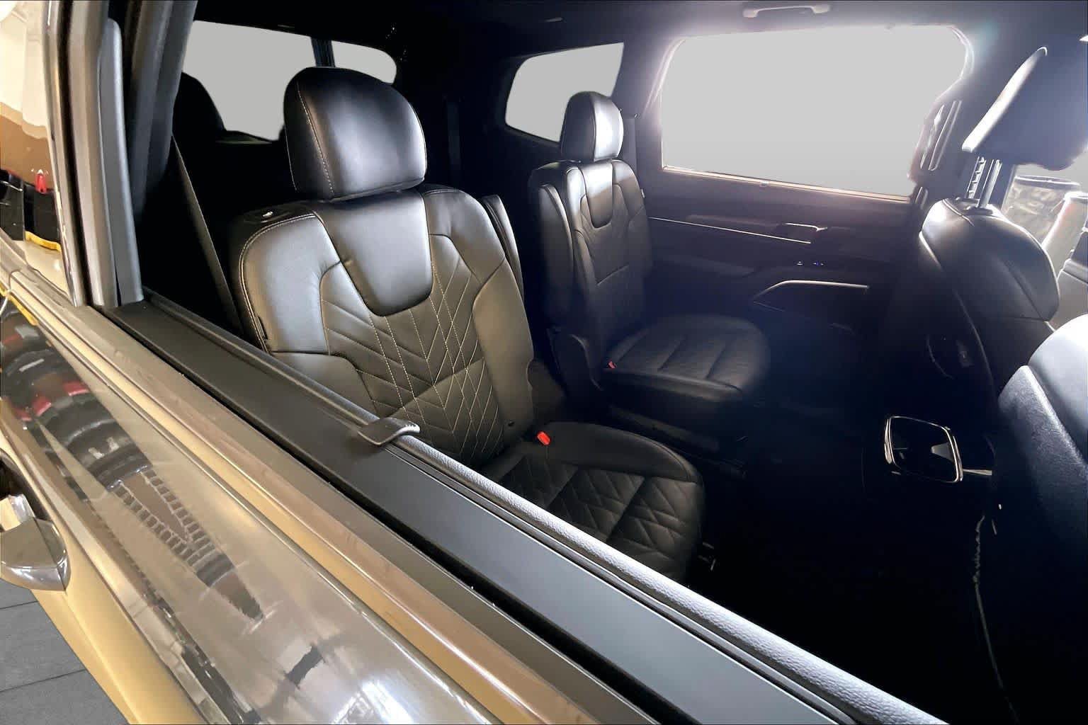 Used 2023 Kia Telluride SX Prestige X-Pro AWD/4WD image 18