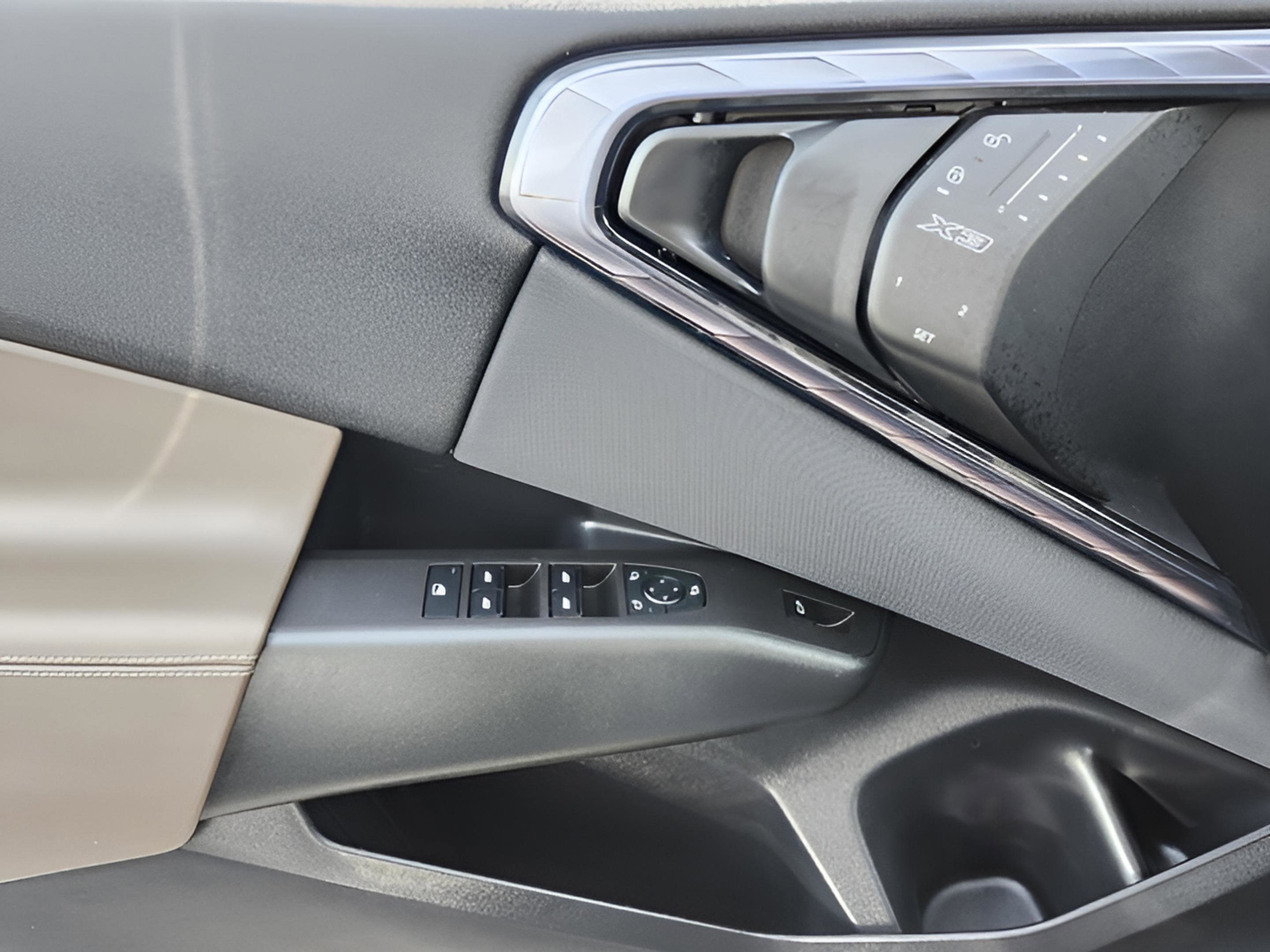 Certified 2025 BMW X3 xDrive30i w/ Premium Package image 42