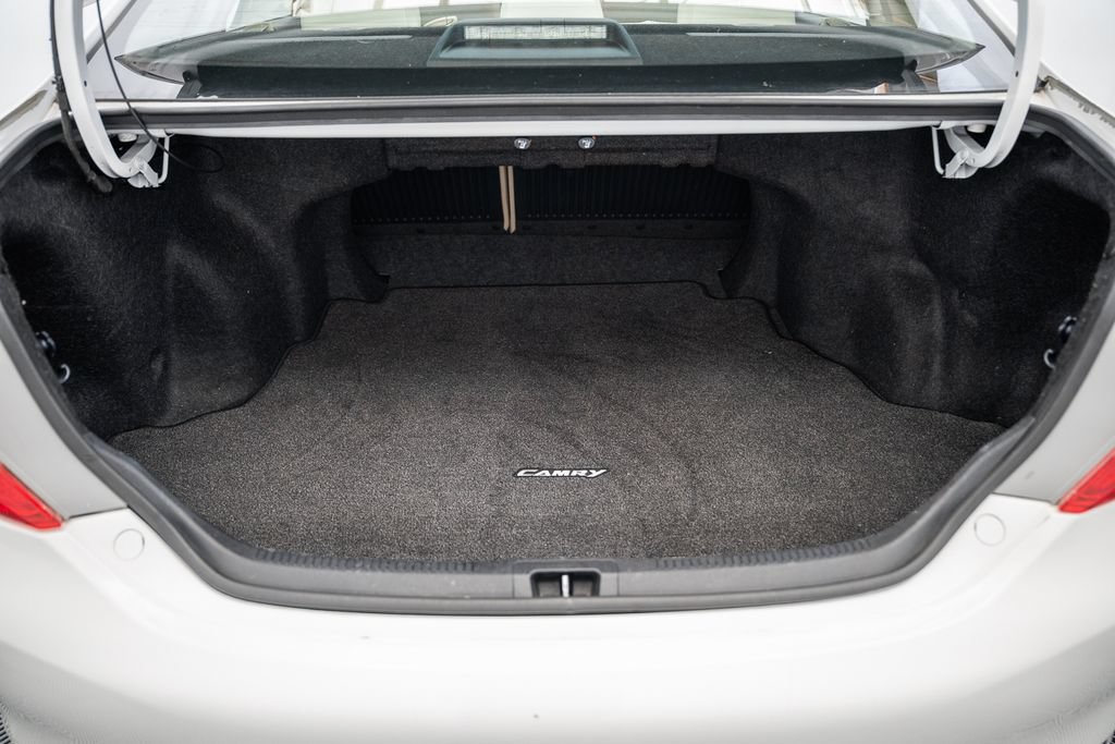 Used 2012 Toyota Camry LE FWD image 10