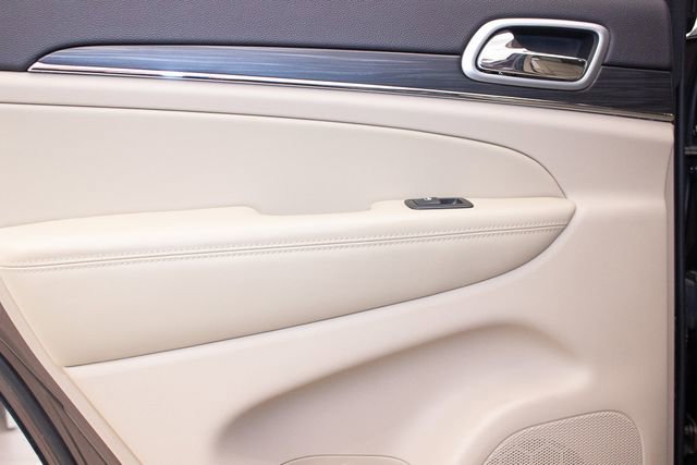 Used 2019 Jeep Grand Cherokee Limited image 18