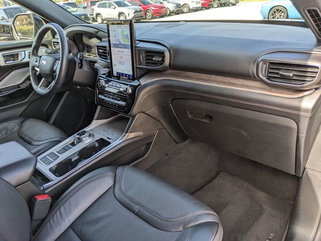 Certified 2023 Ford Explorer Platinum w/ Technology Package image 14