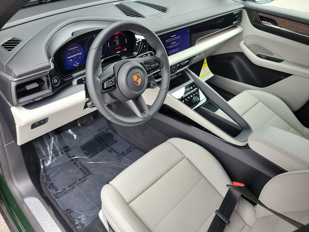 New 2026 Porsche Macan Electric RWD image 5