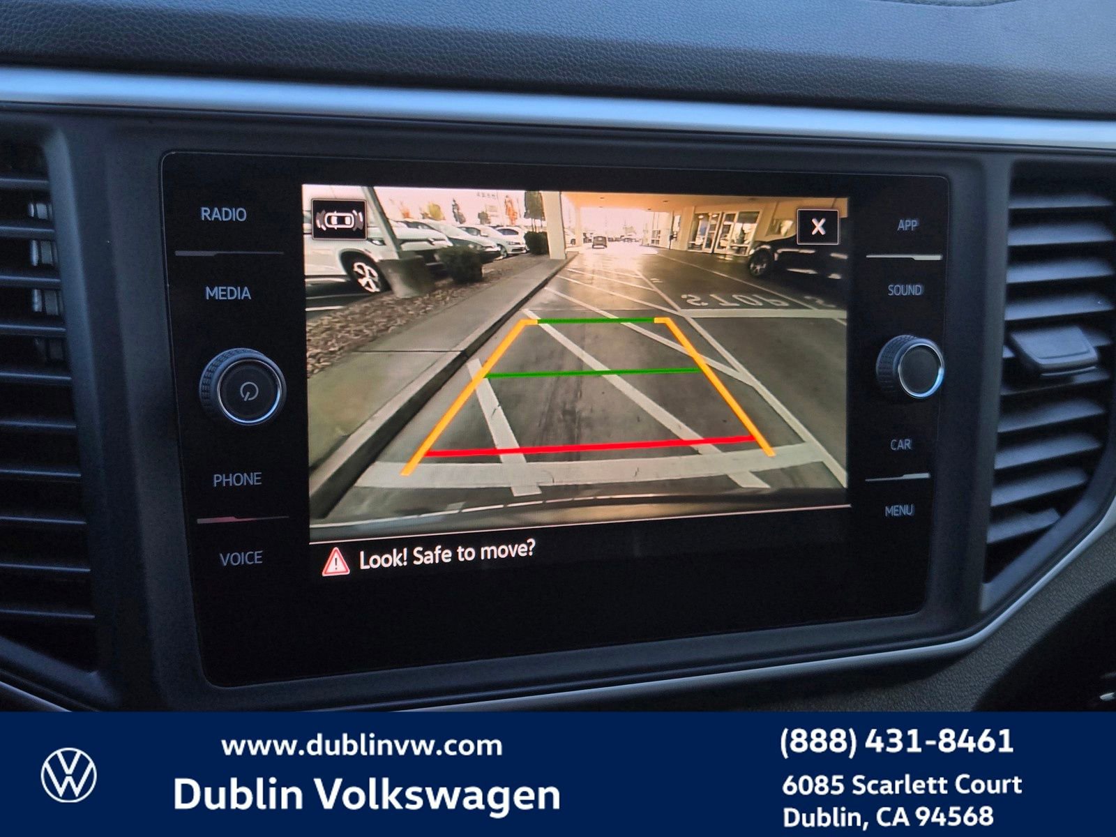 Certified 2021 Volkswagen Atlas Cross Sport SE w/ Panoramic Sunroof Package image 16