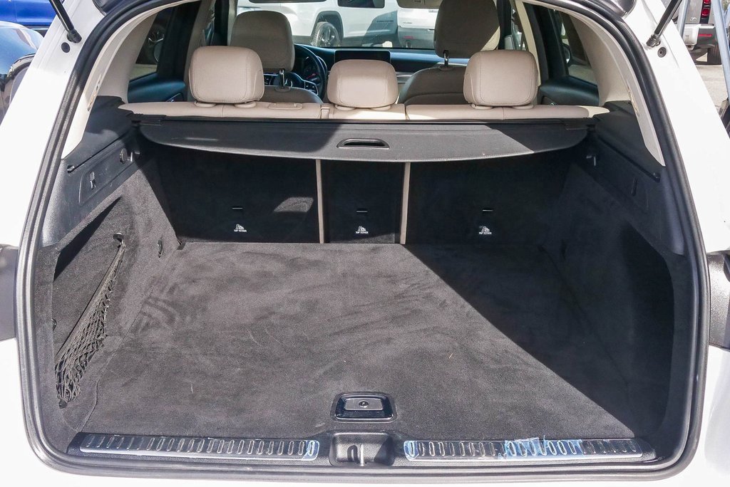 Used 2020 Mercedes-Benz GLC 300 image 24