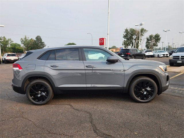 New 2026 Volkswagen Atlas Cross Sport SE image 2
