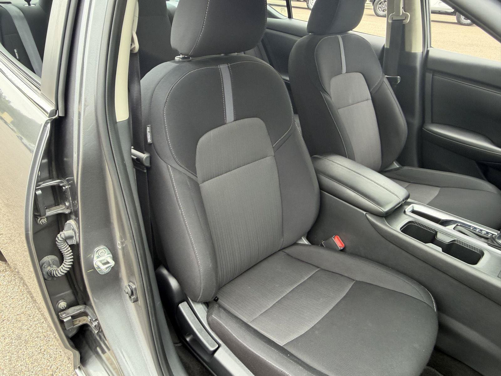 Used 2024 Nissan Sentra SV FWD image 20