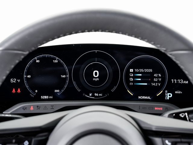 Used 2023 Porsche Taycan image 11