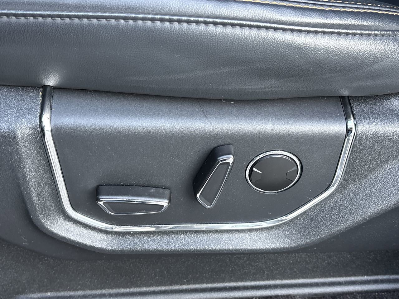 Used 2023 Ford Expedition Platinum image 21