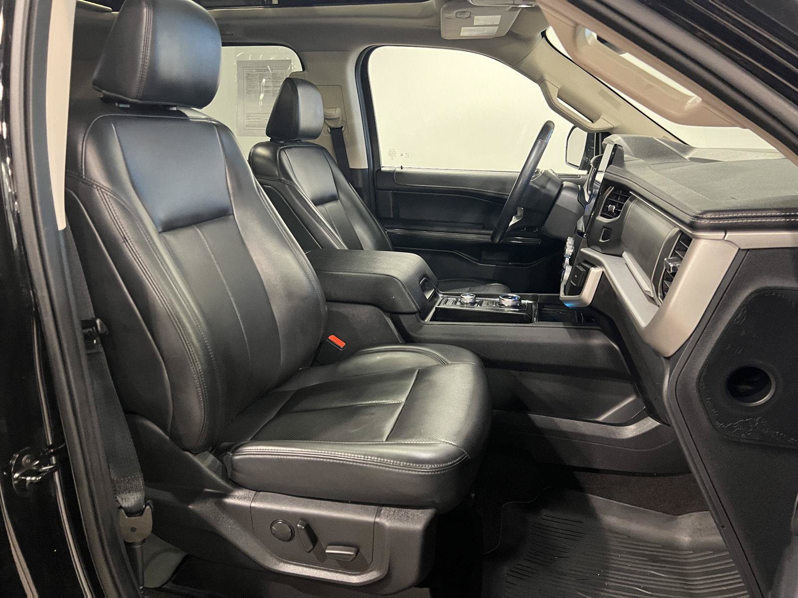 Used 2023 Ford Expedition XLT AWD/4WD image 37