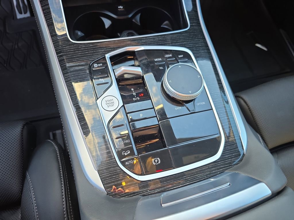 Used 2025 BMW X5 xDrive40i w/ M Sport Package image 31