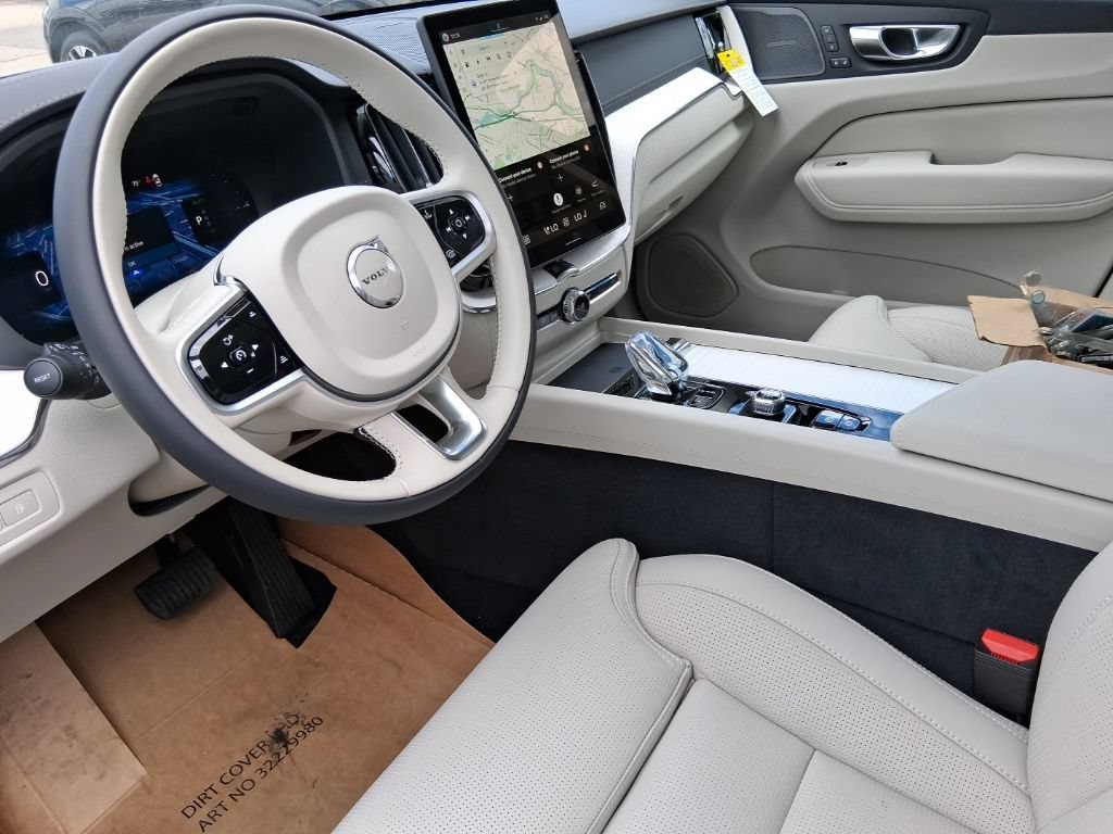 New 2026 Volvo XC60 T8 Ultra w/ Protection Package Premier AWD/4WD image 10