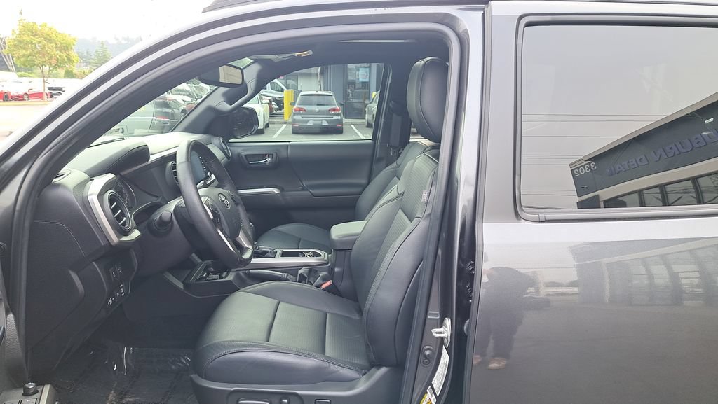 Used 2023 Toyota Tacoma Limited w/ Nightshade Package AWD/4WD image 9